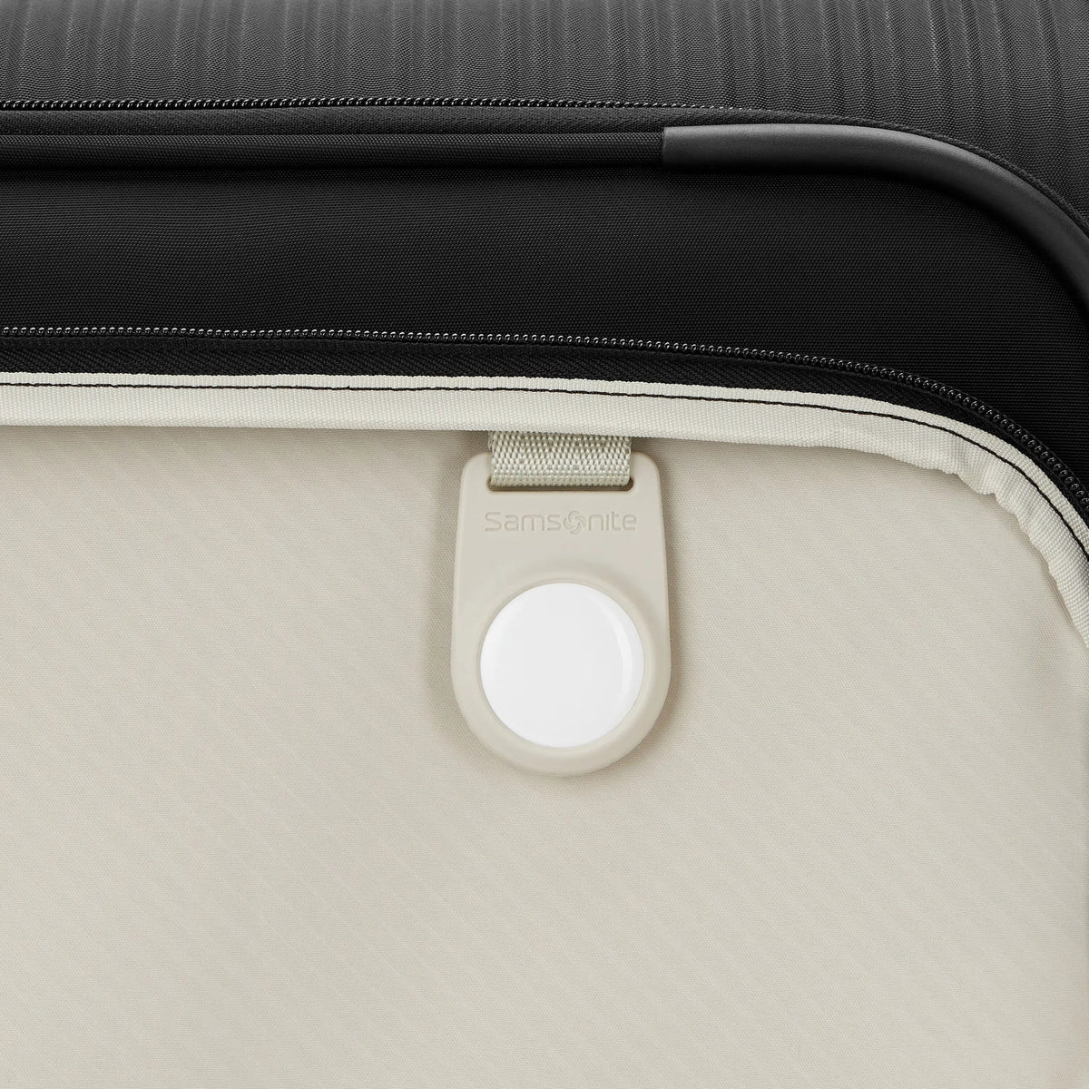 Silhouette 18 Softside Garment Bag Spinner