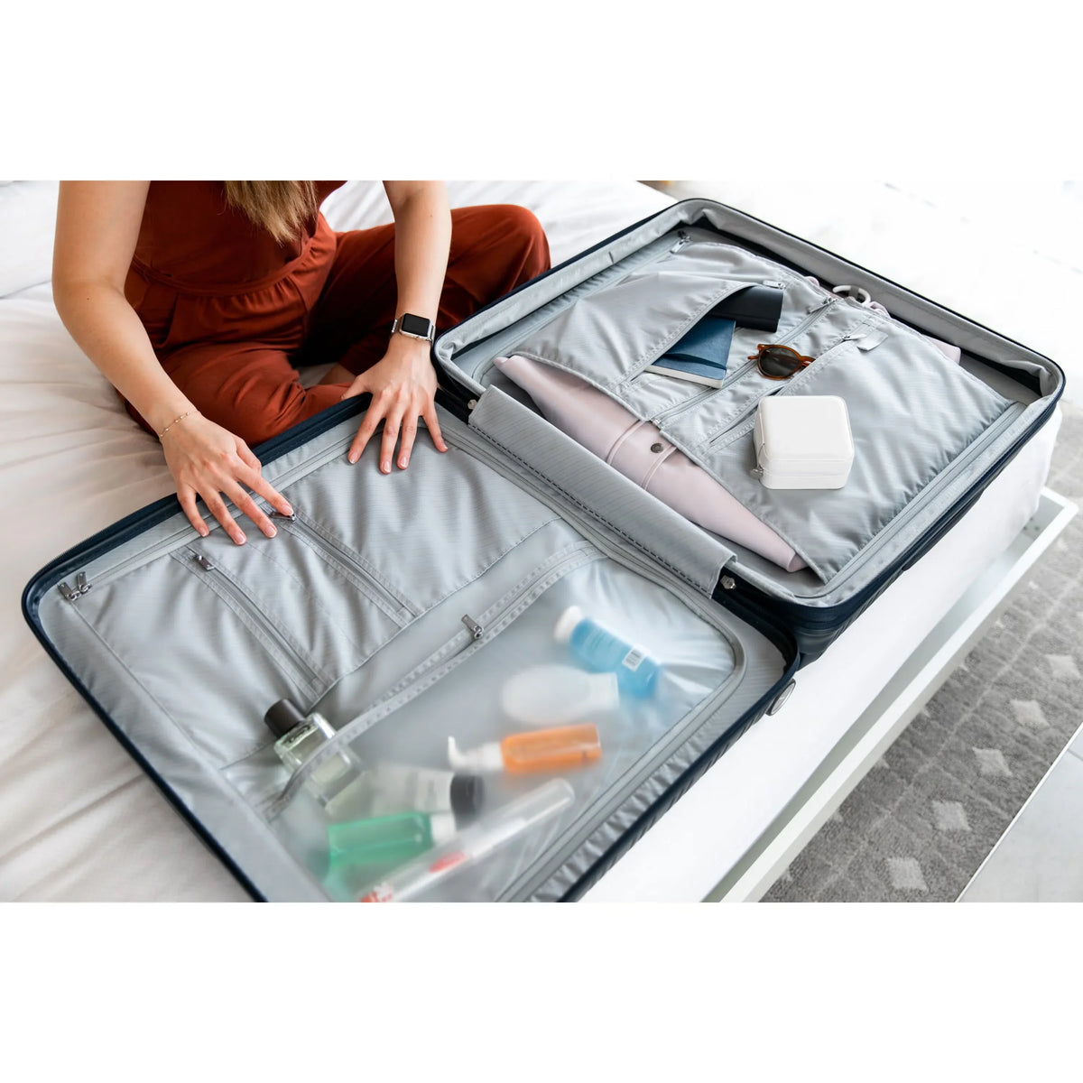 Elevation™ Plus Hardside Medium Glider™