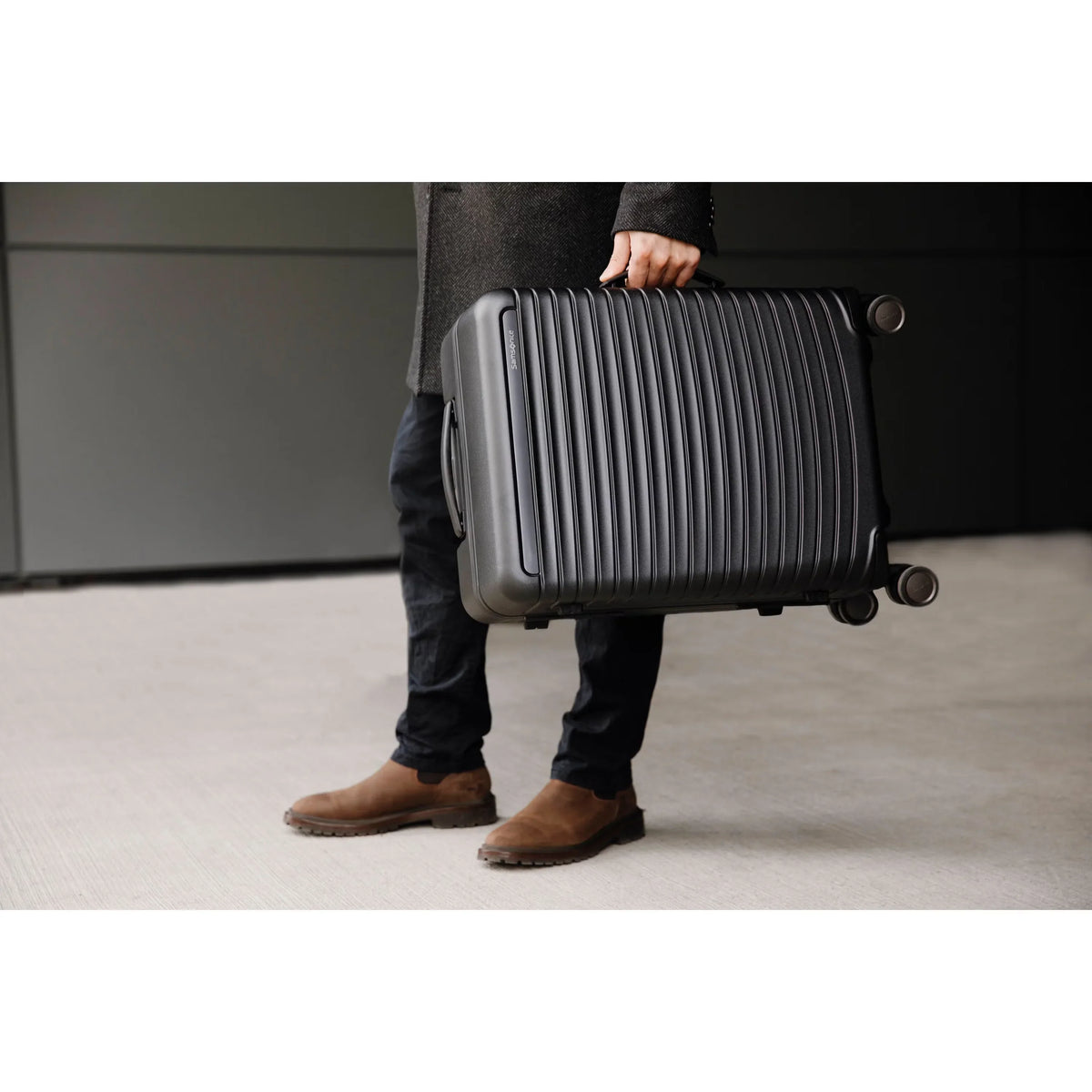 Framelock Max Carry-On Spinner